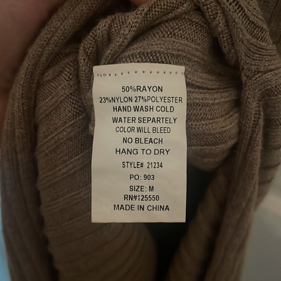 Naked Wardrobe Ribbed Long Sweater Dress with a Slit Size M - Picture 5 of 6